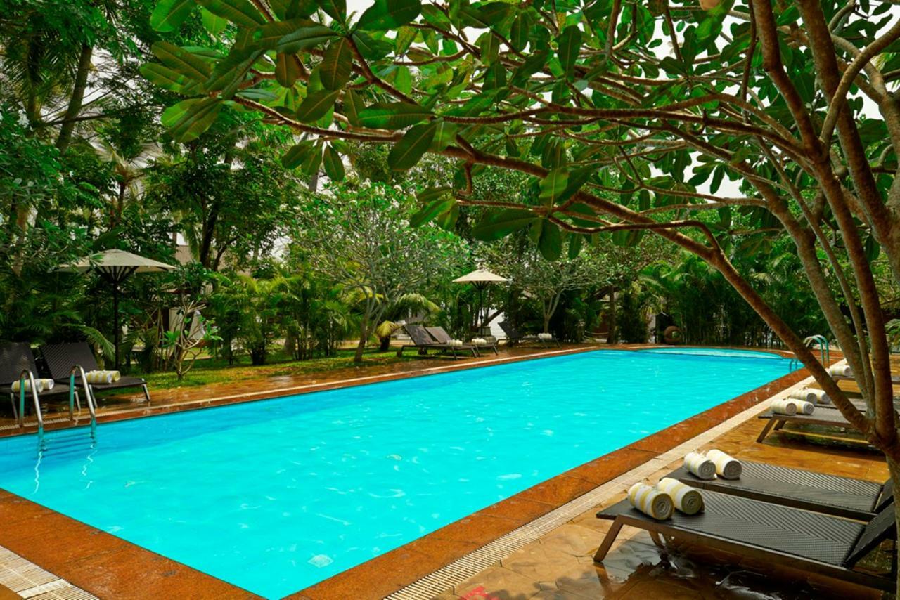 Hotel Club Mahindra Ashtamudi Nīndakara Exterior foto